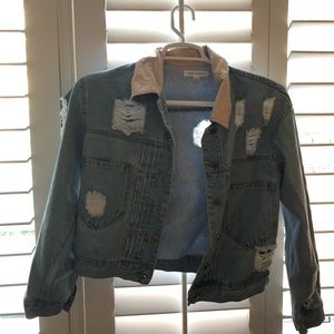 Jean jacket with fabric collar